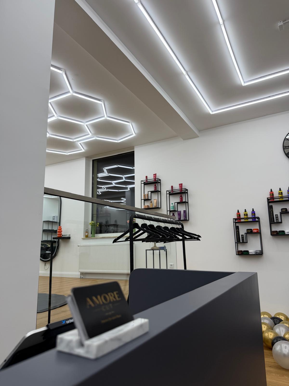 Amore Cut – Salon Interior